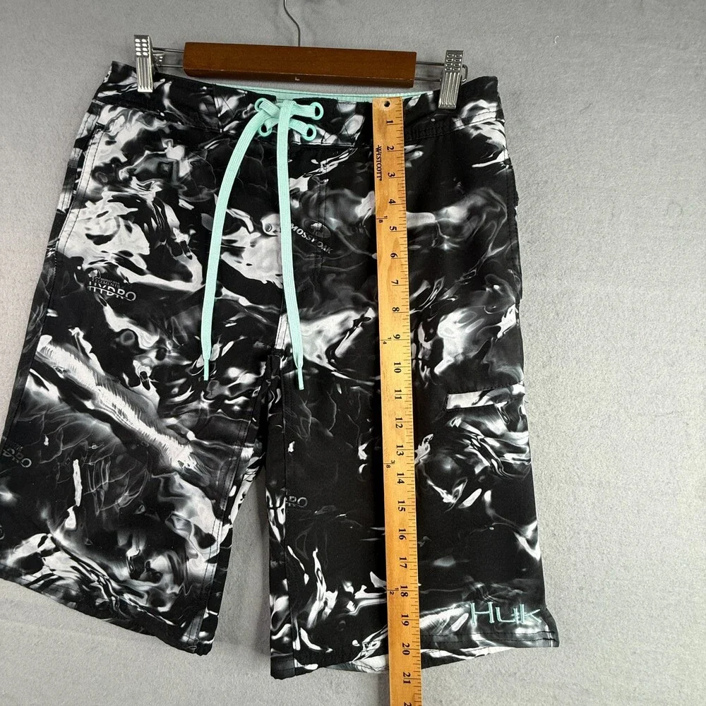 HUK Performance Fishing Board Shorts Mens 30 Black Mossy Oak Elements Hydro
